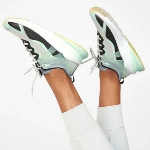 Fabletics Cheviot Performance Memory Form Ultra Lightweight Sneakers Green 6.5 - Picture 2 of 13